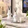 Adorno aromático con forma de cachorro blanco, estilo vintage, difusor de varillas sin llama, para sala de estar, recibidor o escritorio, creando una atmósfera acogedora