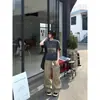 Camiseta Vintage Lavada e Desgastada de Manga Curta com Gola Pequena para Homens e Mulheres, Corte Quadrado Curto e Largo