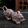 Los adornos para mascotas de té con arena morada y dorada trazada pueden elevar el juego de té de insectos con sapo dorado hecho a mano creativo y valiente, accesorios para juegos de té