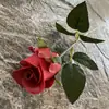 Rosa artificial única com toque macio hidratante de PU, buquê de rosas realista para decoração de casa e mesa, ornamento de flor artificial