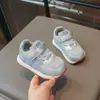 Zapatillas Deportivas de Moda para Niños 2026 Primavera Nuevo Modelo Diseño de Piel para Niñas Zapatos Deportivos Estilo Coreano Zapatos Casuales para Niños