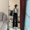 Novedades de otoño: atuendos chic y versátiles para chicas petite, con un estilo dulce y sofisticado, un top de punto y un suéter de manga murciélago
