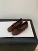 Novos sapatos de outono estilo coreano que aumentam a altura, sapatos baixos de peça única com estampa de leopardo retrô, sola macia, versáteis e confortáveis para o dia a dia, sapatos de vovó