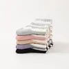 Calcetines de Algodón para Mujer hasta la Mitad de la Pantorrilla con Rayas de Letras, Calcetines Deportivos Antideslizantes y con Agarre para Yoga al Aire Libre de Moda