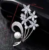 Moda coreana Corsage de perlas temperamento flor de circonita broche para mujer todo a juego pin para abrigo traje accesorios al por mayor