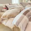 Juego de ropa de cama de cuatro piezas de terciopelo de leche, nueva colección de invierno 2026, ropa de cama gruesa de forro polar coral, incluyendo sábana y funda de edredón
