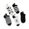 Calcetines Primavera y Verano Rayados Blanco y Negro Calcetines de Barco para Mujer Vaca de Dibujos Animados Bordada Calcetines Bajos Lindos Estilo Universitario Calcetines de Algodón para Mujer