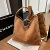 Bolso tote de ante transfronterizo para mujer, nuevo modelo otoño e invierno 2026, bolsa de gran capacidad para el día a día, bolso de hombro versátil casual
