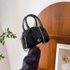Bolsa Pequena para Mulheres 2026 Nova Tendência de Luxo de Nicho Leve Mini Bolsa de Boliche Prateada Bolsa Transversal Fashion