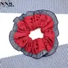 Scrunchie Cuadrado Bordado Hueco en Rojo-Naranja Algodón Puro Accesorio para el Cabello, Venta al por Mayor desde Fabricante, Suave con el Cabello, Hecho a Mano