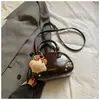 Bolsa Feminina Exquisita e Moderna 2026 Nova Moda Versátil Bolsa de Ombro para Trabalho e Deslocamento Bolsa de Mão Pequena Simples Bolsa Transversal