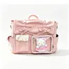 Bolsa Ita, un accesorio bidimensional con temática de anime, presenta un diseño de compartimento transparente, una mochila de moda para estudiantes y chicas, y es personalizable