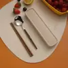 Juego de Palillos y Cuchara Acero Inoxidable Cubiertos Portátiles Caja de Almacenamiento para Niños Tenedor Set Individual para Estudiantes Palillos de Madera Juego de Tres Piezas