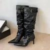 Botas Longas de Salto Alto Femininas Chuyuji 2026 Outono/Inverno Novo Estilo Botas Empilhadas Franzidas Bico Fino Salto Fino Cano Alto Botas de Moda