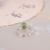 Joia de prata elegante e moderna, prata S925, cravação clássica de quatro garras com jade Hetian, anel feminino para o dedo indicador