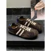 Zapatillas de entrenamiento alemanas de color block retro para mujer, nueva colección otoño 2026, suela plana, con cordones, suela blanda, zapatillas casuales versátiles