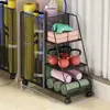 Cesta de almacenamiento para tapete de yoga, estante de almacenamiento para equipo deportivo y de fitness, carrito pequeño de hierro con ruedas para uso doméstico, adecuado para almacenar equipo de bádminton