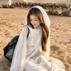 Chal blanco estilo étnico para mujer, nueva colección de verano 2026, adecuado para viajes y sesiones de fotos en el desierto del noroeste y Xinjiang