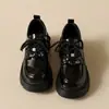 Mocasines de plataforma estilo británico para mujer, colección otoño 2026, diseño con cuentas, tacones gruesos, efecto adelgazante, versátiles, zapatos para mujer que aumentan la altura
