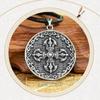 Collar de hombre Chiba flor de ejército redondo marca cruz colgante de plata tailandesa collar de plata tailandesa para hombre retro Mujeres
