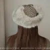 Sombrero Lei Feng de Felpa a Cuadros para Mujer, Diseño de Nicho Hecho a Medida de Fábrica, Versátil, Cálido, Protección para los Oídos, Moda Otoño e Invierno