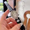 Nuevo Reloj de Cuarzo Huevo de Paloma Reina de Nápoles de Comercio Exterior Moda Tendencia Temperamento Oval Reloj para Mujer