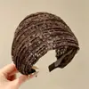 Nueva diadema de ala ancha 2026 para mujer, diseñada para levantar la línea del cabello y mantener el cabello en su lugar mientras te lavas la cara, con un estilo retro adecuado para otoño e invierno, y ofreciendo un aspecto sofisticado