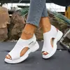2026 Verão Novo Comércio Exterior Tamanho Plus Moda Feminina Casual Confortável Boca de Peixe Flyknit Solado Anabela Sandálias Esportivas Tamanho Único