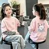 Camiseta de manga larga para niña, colección primavera/otoño 2026, elegante, algodón puro, look en capas, adecuada para niños mayores, diseño de dibujos animados, top de capa interior