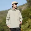 Nova camisa esportiva casual de verão para casais, estilosa, de seda gelada, com proteção solar para homens, impermeável, respirável, leve e com proteção UV