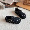 Zapatos Peludos de Punta Cerrada con Suela Gruesa Estilo Retro para Mujer 2026 Otoño Nuevo Estilo Coreano Personalidad Lunares Punta Redonda Slip-On Zapatos de Algodón Perezosos