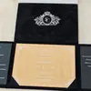 Invitación de boda de doble puerta de terciopelo burdeos con estampado dorado, invitación de boda con insignia de corona estilo europeo de acrílico dorado espejo