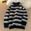 Sobrecarga de comércio exterior, suéter listrado de gola redonda color block, unissex, estilo outono/inverno moderno, jaqueta de tricô casual para casal