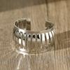 Pulsera Explosiva de Moda Estilo Europeo y Americano Joker Personalizada de Metal Hueco Forma de Linterna Abertura Tamaño Ajustable Pulsera para Mujer