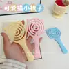 Peine Masajeador Compacto Hueco Estilo Dibujos Animados de Pata de Gato con Dientes Suaves Lindos, Esponjoso, Portátil, Color Caramelo para Estudiantes
