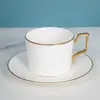 Xícara de café estilo europeu de porcelana óssea com borda dourada, conjunto de xícara e pires de cerâmica com aparência sofisticada, presente, atacado, xícara de chá da tarde para casa