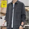 2026 Nova Camisa Masculina de Veludo Cotelê de Manga Longa, Camisa Jaqueta Casual de Trabalho Estilo Hong Kong para Homens, Jovens