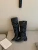 2026 Nuevas Botas de Moda Vintage Estilo Occidental Puntiagudas Europeas y Americanas con Tacón Grueso sin Cordones con Remaches y Hebilla de Cinturón Botas Largas