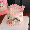 Decoración de Pastel de Pareja de Crayon Shin-Chan de Moda Tema de Aniversario Confesión Compromiso Boda Shin-Chan Adorno para Mesa de Postres