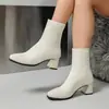 Botas de calcetín de media pantorrilla Otoño Invierno 2026 Botas cortas Flyknit Tacón grueso Botas de tobillo que aumentan la altura Moda Versátil Transfronterizas Tallas grandes Botas para mujer