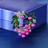 Moda Europea y Americana Retro Broche de Uva con Goteo de Aceite Perla Broche de Fruta Accesorios para Ropa Pin Joyería Clásica Texto Secreto