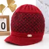 Chapéu quente para mulheres de meia-idade e idosas, chapéu de tricô com proteção para as orelhas para outono e inverno, chapéu de lã com forro de fleece para mães e avós