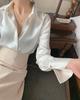 Top Nicho Chic Primavera y Otoño Nuevo Camisa de Satén con Cuello en V Moda Elegante Commuter Dagging Camisa Blanca Delgada Mujeres