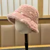 Nuevo Sombrero de Pescador de Felpa Versión Coreana 2025 Otoño e Invierno para Mujer, Sombrero Cálido de Lana de Cordero Sintética, Sombrero de Cubo de Moda para Adelgazar la Cara