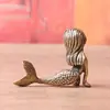 A filha do conto de fadas sobre a maré da sereia do mar brincando latão bronze antigo decoração de mesa artesanato decoração pequenos ornamentos