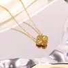 Juego de joyería de trébol de cuatro hojas, acero de titanio, oro real de 18 quilates, pulsera grabada, collar, pendientes, juego de tres piezas de trébol de cuatro hojas, entrega transfronteriza