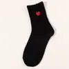 Em estoque Meias Femininas New Love Absorventes de Suor Respiráveis Cor Sólida Amor Meias Femininas de Algodão Médias Simples Meias Femininas Tendência Dia dos Namorados