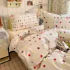 2026 Nuevo Juego de Cuatro Piezas Estudiante Dormitorio Individual Habitación Lavable Lavable a Máquina Suave Cómodo Simple Estilo Ins