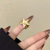 Anel Personalizado de Metal Nicho com Cravação Micro de Zircônia Banhado a Ouro Real em Toda a Superfície, Estrela de Cinco Pontas Quadrada, Versão Larga, Empilhável