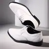 Zapatos de Piel para Hombre Estilo Brogue Británico Coreano Casual de Negocios Formales Tallas Grandes Zapatos de Hombre Estudio Fotográfico Foto Padrinos y Zapatos del Novio
